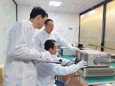 无线电亚洲香蕉在线观看实验室图片